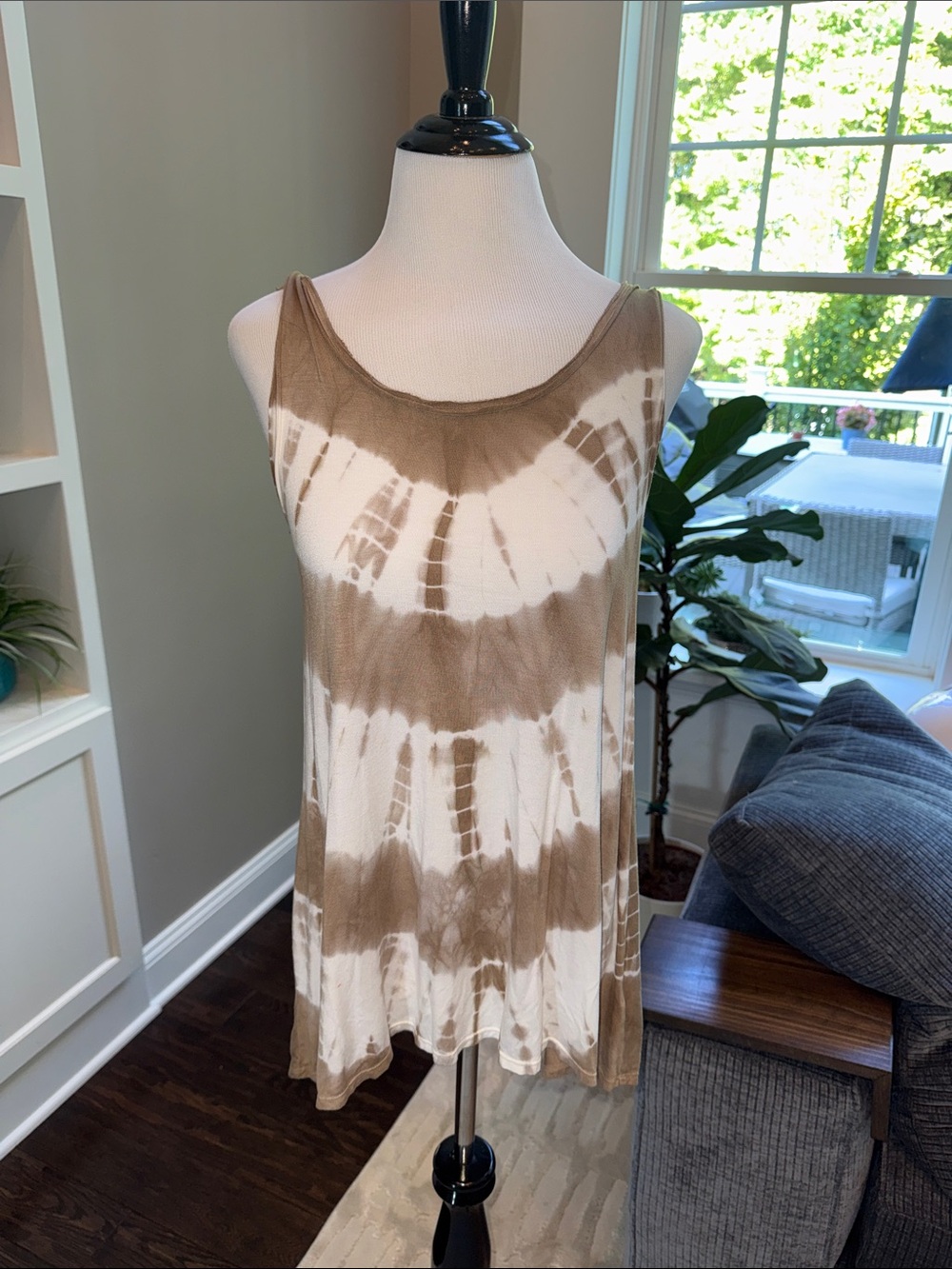 Cupio Tie-Dye Sleeveless Tank Top - Taupe & White